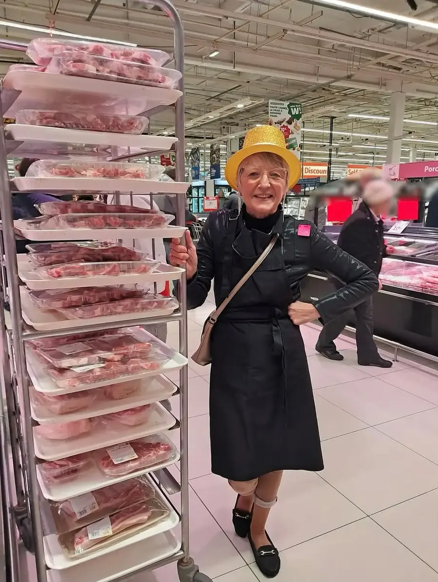 Animatrice ATRESSS lors d’une opération commerciale au rayon boucherie